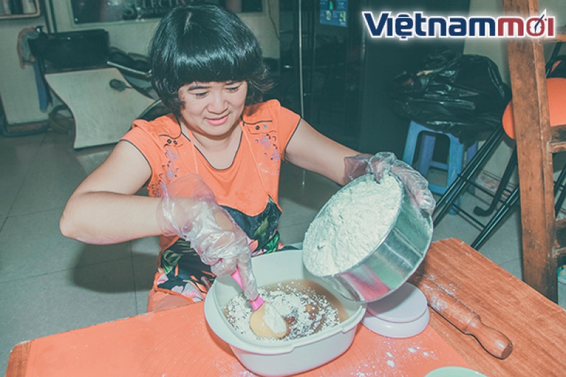 chuyen it biet ve nguoi chu lo banh trung thu thien nguyen