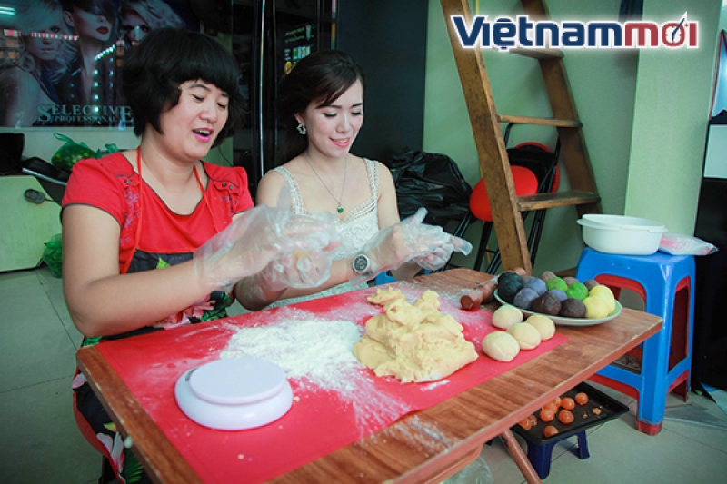 chuyen it biet ve nguoi chu lo banh trung thu thien nguyen