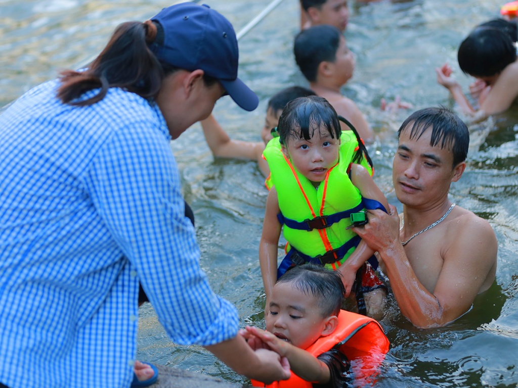nang nong gay gat tha ho vay vung trong be boi khung nhat ha noi voi gia 0 dong