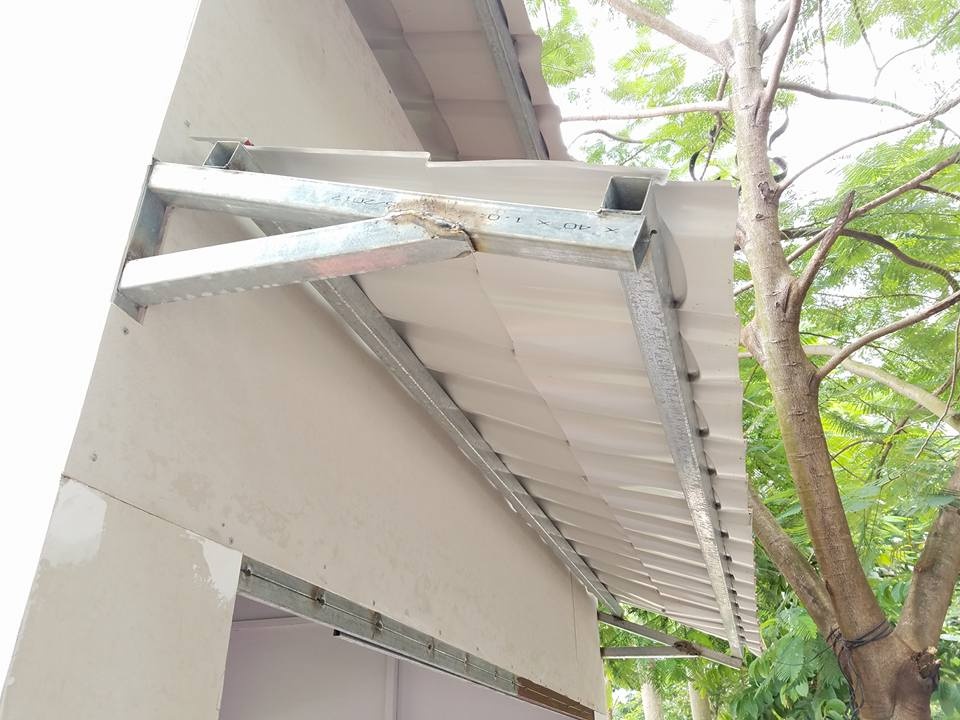 UBND quận Tây Hồ tiến hành tháo gỡ ki ốt không phép trên phố Trịnh Công Sơn ubnd quan tay ho tien hanh thao go ki ot khong phep tren pho trinh cong son