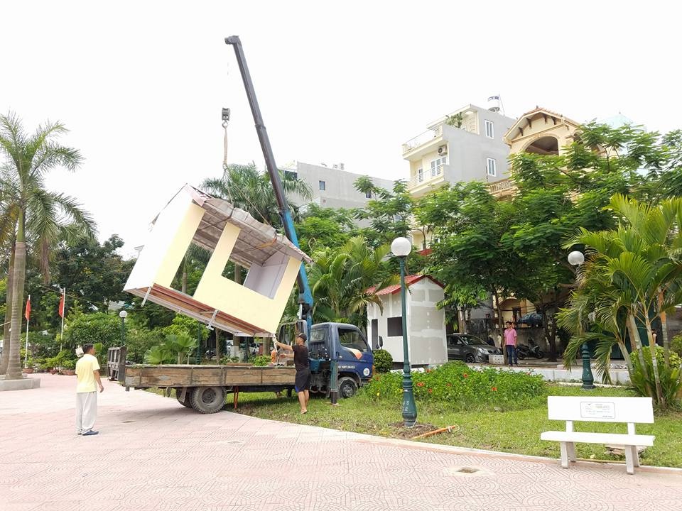 UBND quận Tây Hồ tiến hành tháo gỡ ki ốt không phép trên phố Trịnh Công Sơn ubnd quan tay ho tien hanh thao go ki ot khong phep tren pho trinh cong son