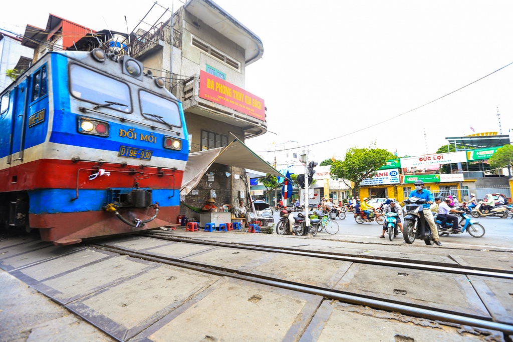 toan canh giao thong thu do khi co duong sat