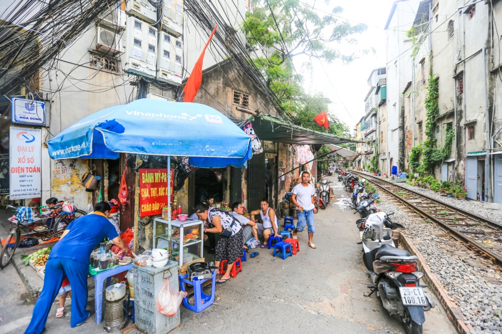 cuoc song yen binh o pho duong tau giua long thu do