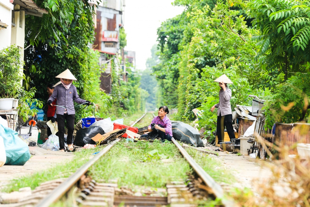 cuoc song yen binh o pho duong tau giua long thu do