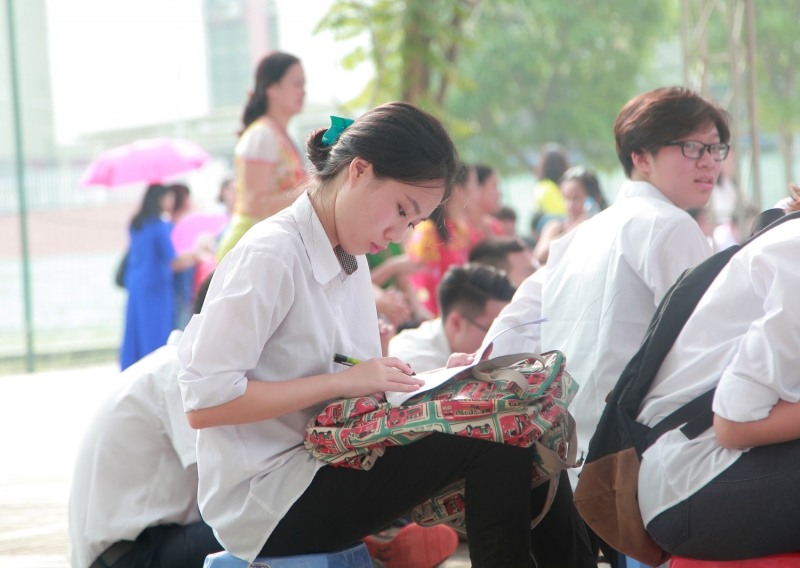 nu sinh thu do dep thuot tha trong ngay dau nam hoc