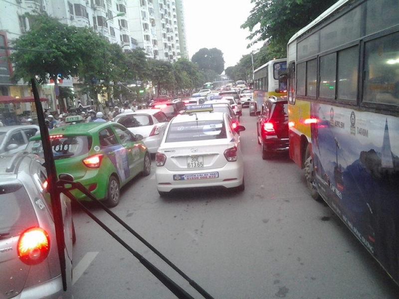 ha noi un tac kinh hoang gio tan tam