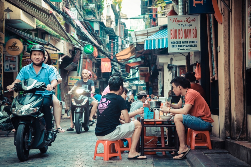 ha noi binh yen sang mua thu