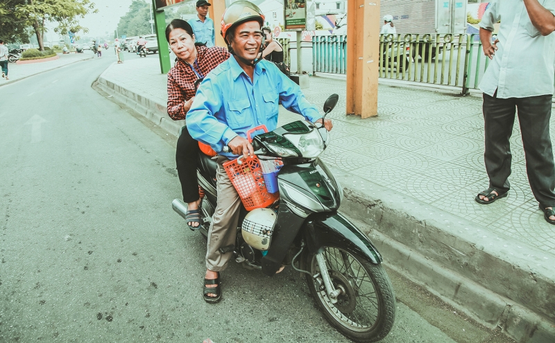 nhung hinh anh cho thay ha noi kho cam duoc xe may