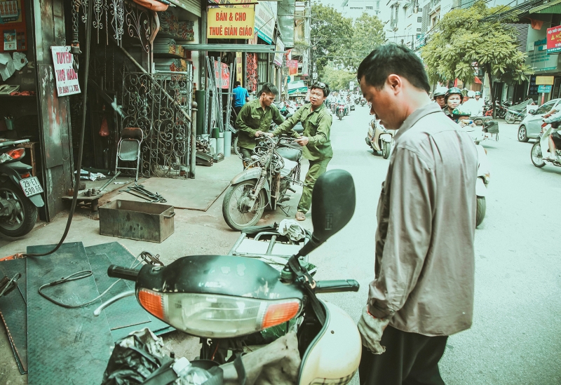 nhung hinh anh cho thay ha noi kho cam duoc xe may