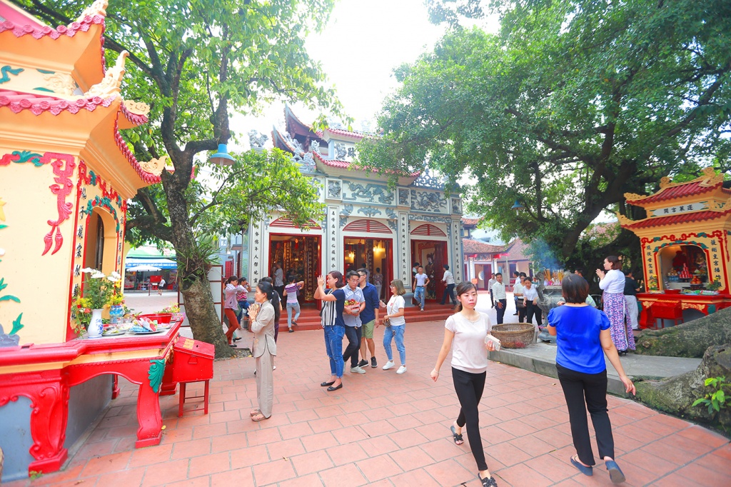 ngay cuoi cung ky nghi le nguoi ha noi tranh tu toi phu chua cung ram thang 7 som