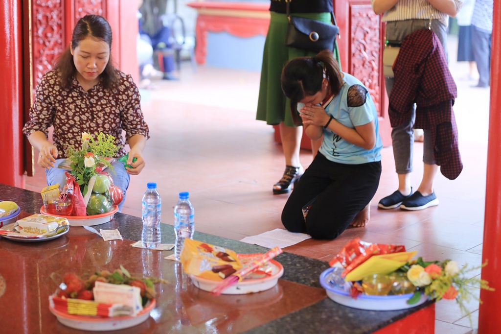 ngay cuoi cung ky nghi le nguoi ha noi tranh tu toi phu chua cung ram thang 7 som