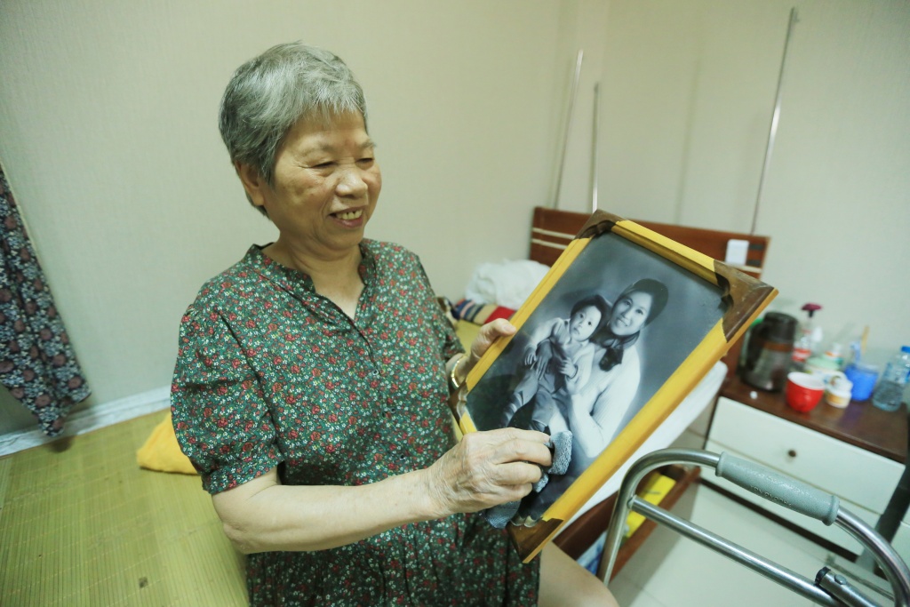 mua vu lan ve nho con ma chi co the noi chuyen qua nhung cuoc goi video