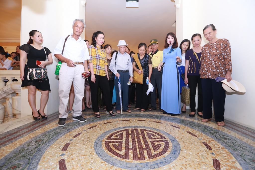 ngay dau tien mo cua nha hat lon ha noi dep kho cuong lai