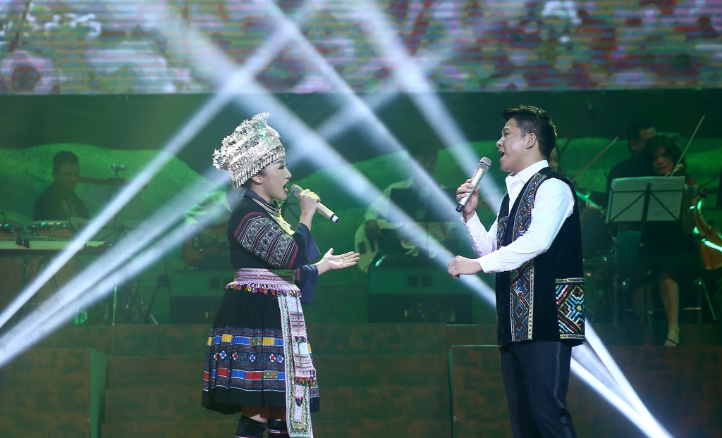 nhieu nghe si noi tieng gop mat trong dem nhac nguyen anh tri