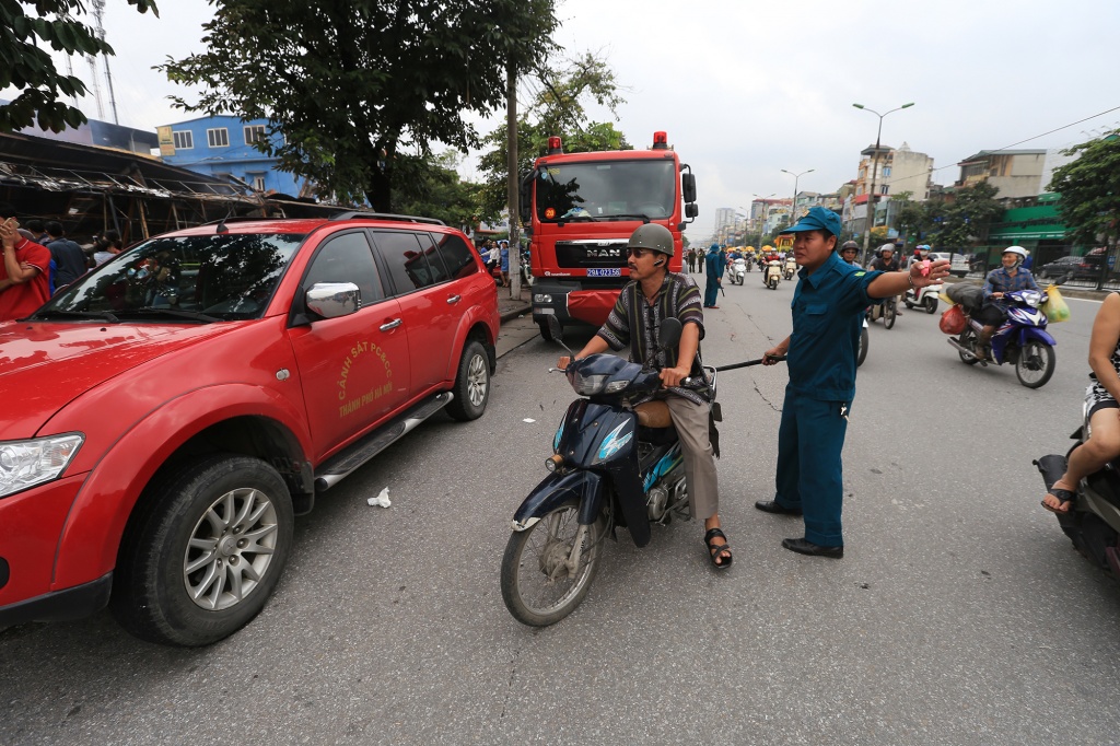 hinh anh 300m2 sieu thi thanh do bien thanh dong do nat sau dem mua bao