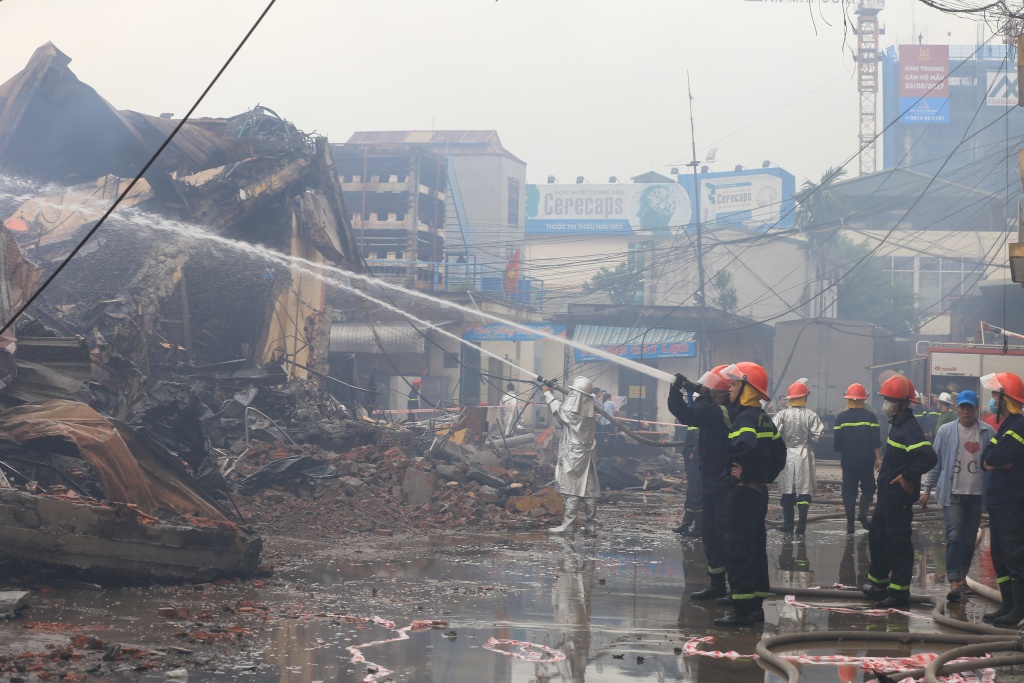 hinh anh 300m2 sieu thi thanh do bien thanh dong do nat sau dem mua bao