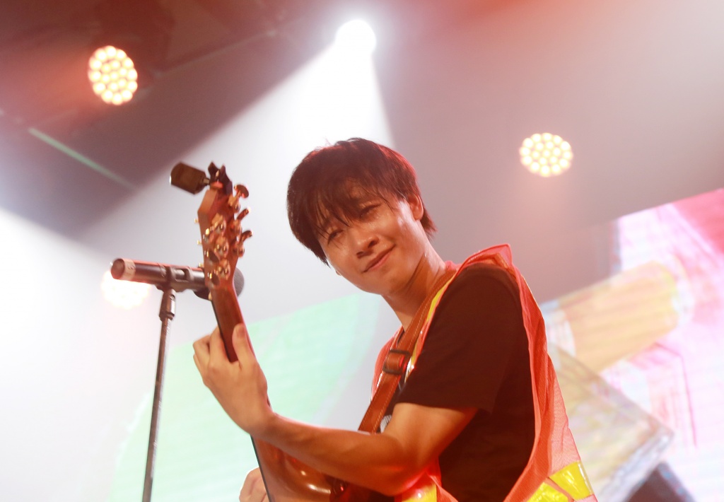 Liveshow Ng bthg, 4 soái ca nhóm nhạc Ngọt làm nức lòng người hâm mộ liveshow ng bthg 4 soai ca nhom nhac ngot lam nuc long nguoi ham mo