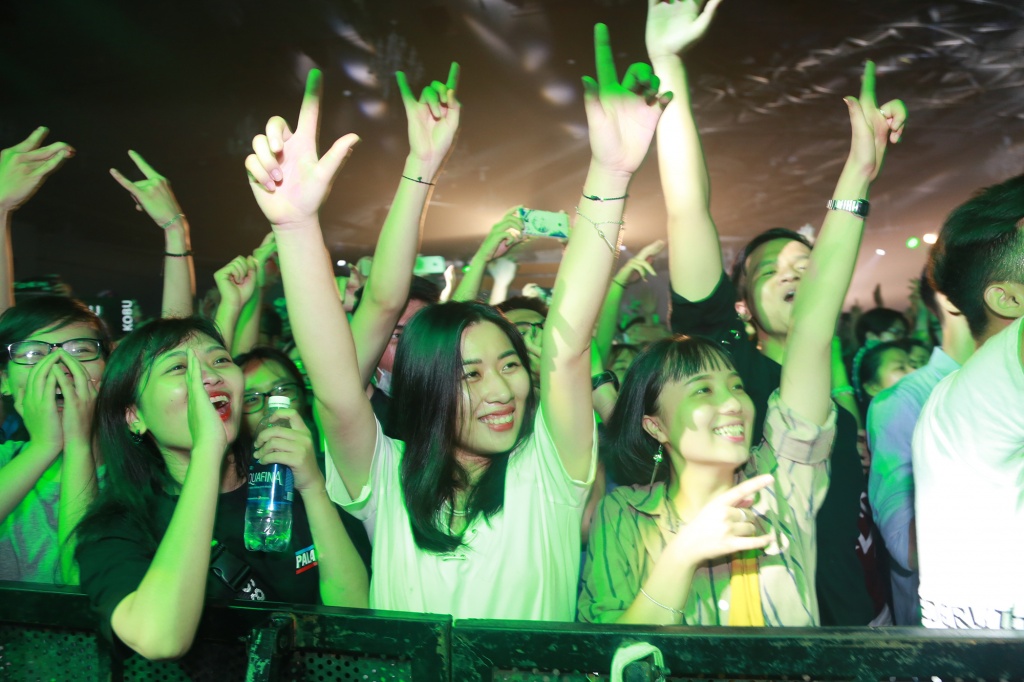 Liveshow Ng bthg, 4 soái ca nhóm nhạc Ngọt làm nức lòng người hâm mộ liveshow ng bthg 4 soai ca nhom nhac ngot lam nuc long nguoi ham mo