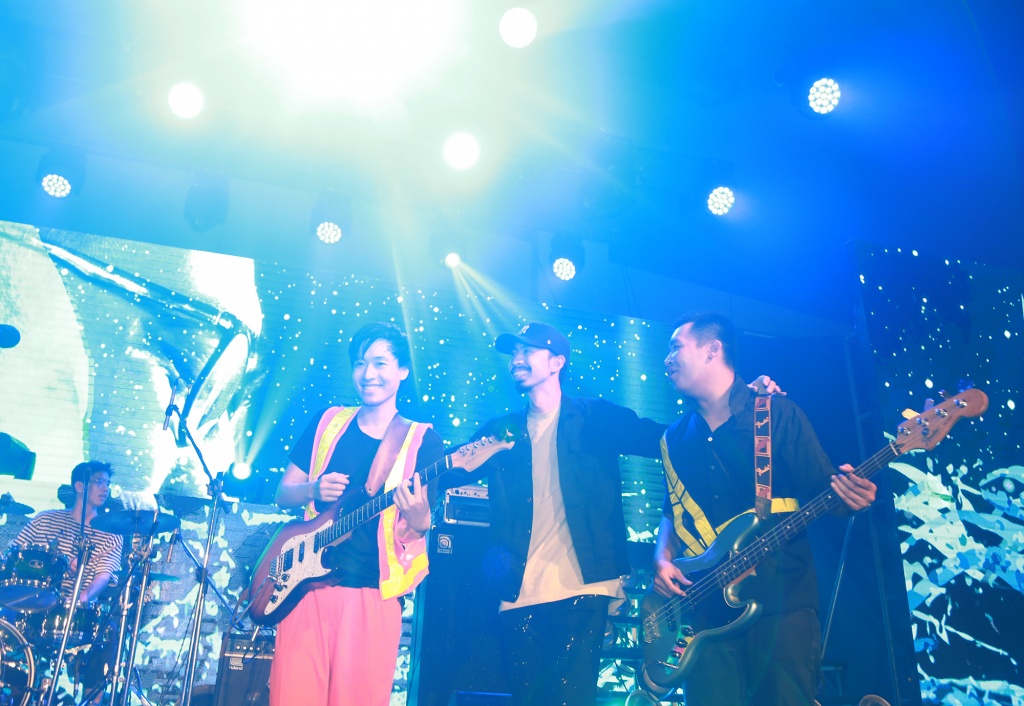 Liveshow Ng bthg, 4 soái ca nhóm nhạc Ngọt làm nức lòng người hâm mộ liveshow ng bthg 4 soai ca nhom nhac ngot lam nuc long nguoi ham mo