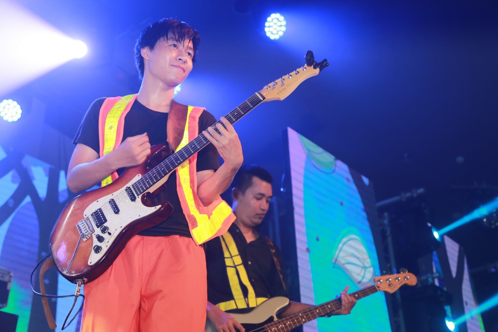 Liveshow Ng bthg, 4 soái ca nhóm nhạc Ngọt làm nức lòng người hâm mộ liveshow ng bthg 4 soai ca nhom nhac ngot lam nuc long nguoi ham mo