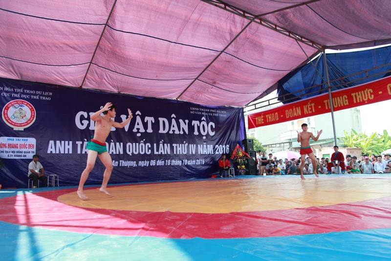 Nghẹt thở theo dõi các 'ông đô' tranh tài nghet tho theo doi cac ong do tranh tai