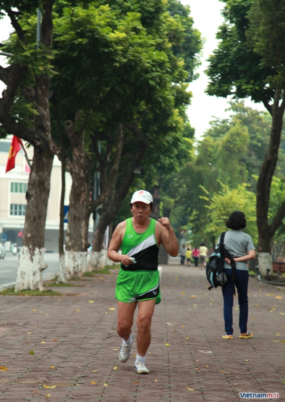 nguoi dan ha noi don dot khong khi lanh dau thu