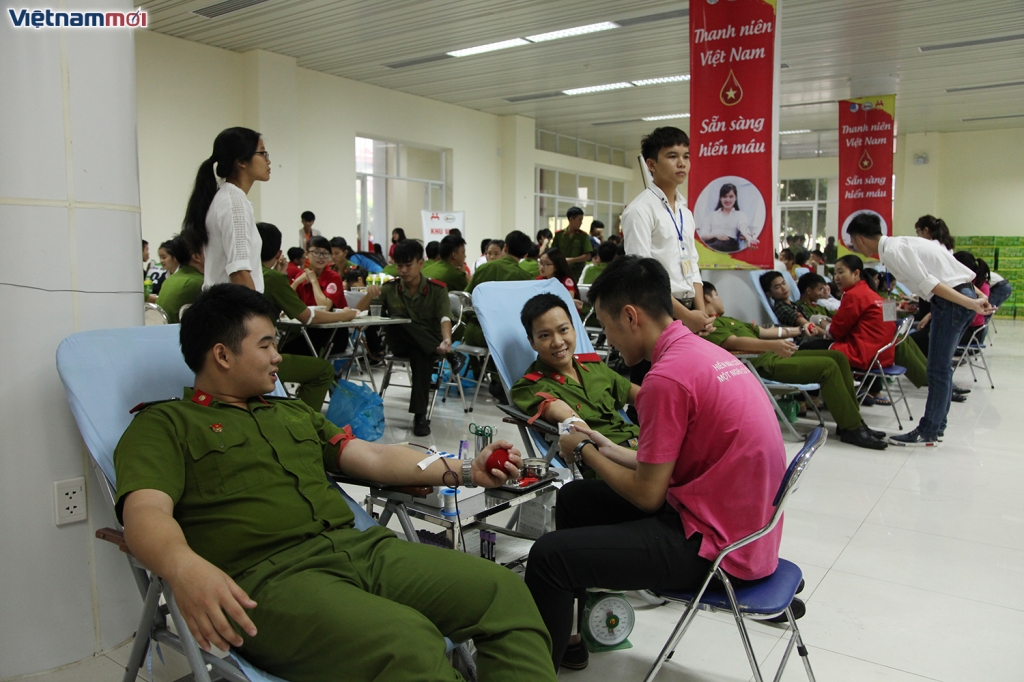hang nghin don vi mau se duoc tiep nhan trong ngay hoi toi yeu to quoc toi