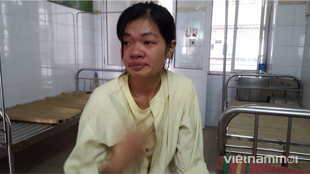 em gai 5 tuoi dung dao chat day dien cuu anh trai thoat chet