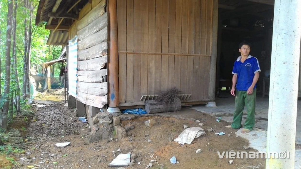 em gai 5 tuoi dung dao chat day dien cuu anh trai thoat chet