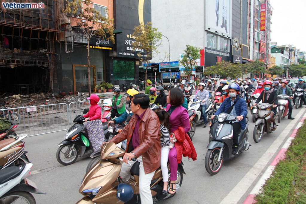 Cận cảnh hiện trường vụ cháy ở phố Trần Thái Tông can canh hien truong sau vu chay o pho tran thai tong