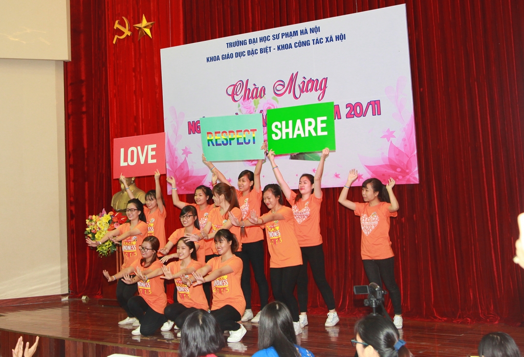 dai su my tai viet nam chuc mung ngay 2011 bang ky hieu dac biet