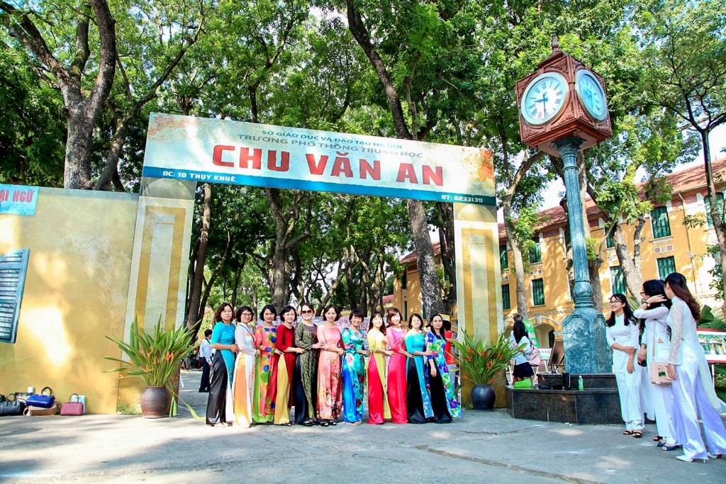 thay tro truong chu van an boi hoi tu hoi nhan ngay nha giao viet nam
