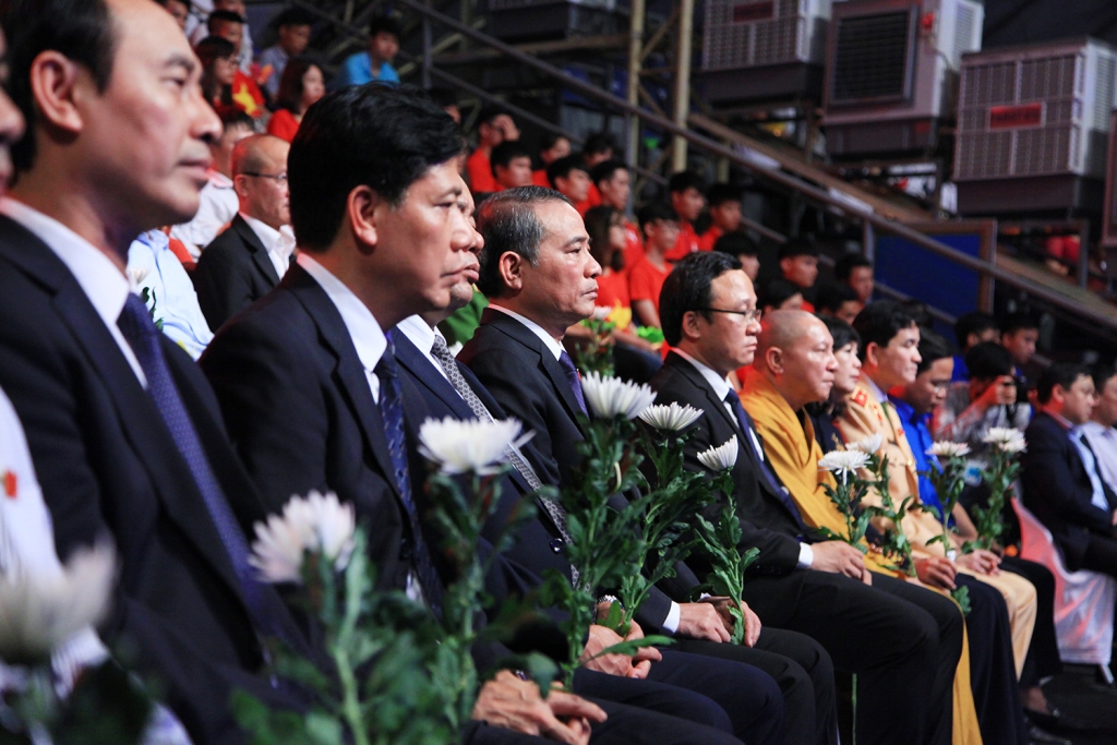 lung linh anh nen tuong niem nhung nan nhan tu vong do tai nan giao thong