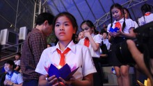 Lung linh ánh nến trong đêm tưởng niệm những nạn nhân tử vong vì TNGT