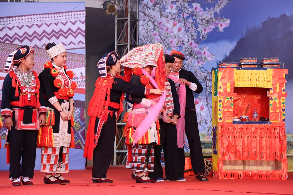 muc so thi le cuoi cua nguoi dao do tai ha noi