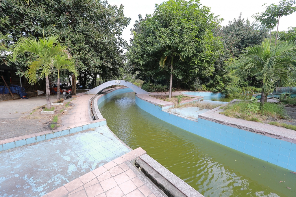 nhung hinh anh day nuoi tiec cong vien nuoc bo hoang ngay giua long ha noi