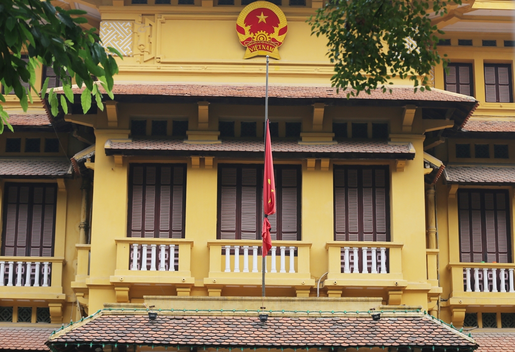 ha noi treo co ru trong ngay quoc tang lanh tu fidel castro