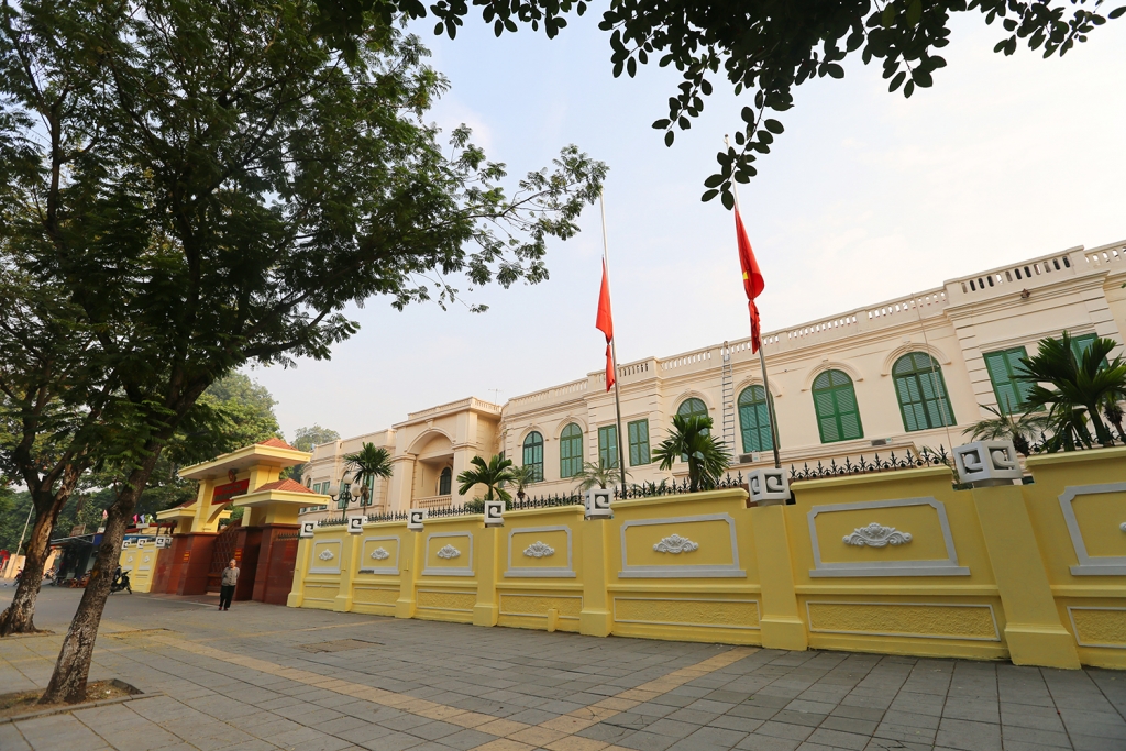 ha noi treo co ru trong ngay quoc tang lanh tu fidel castro