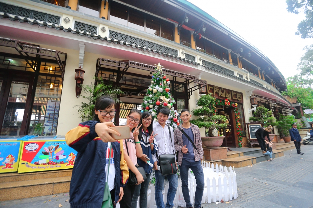 nguoi dan thu do no nuc chao don giang sinh 2016