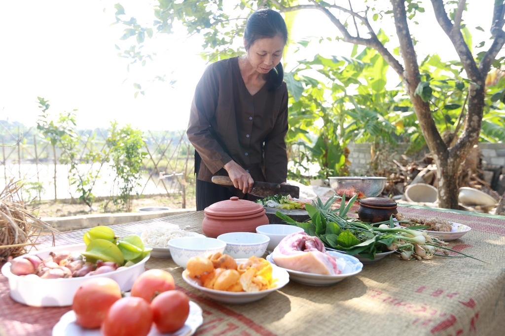 ruoi van nieu dat mon an la ma quen cua nguoi dan hai duong
