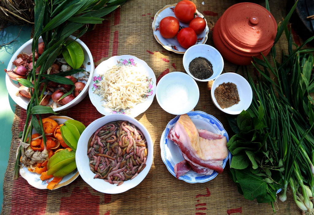 ruoi van nieu dat mon an la ma quen cua nguoi dan hai duong