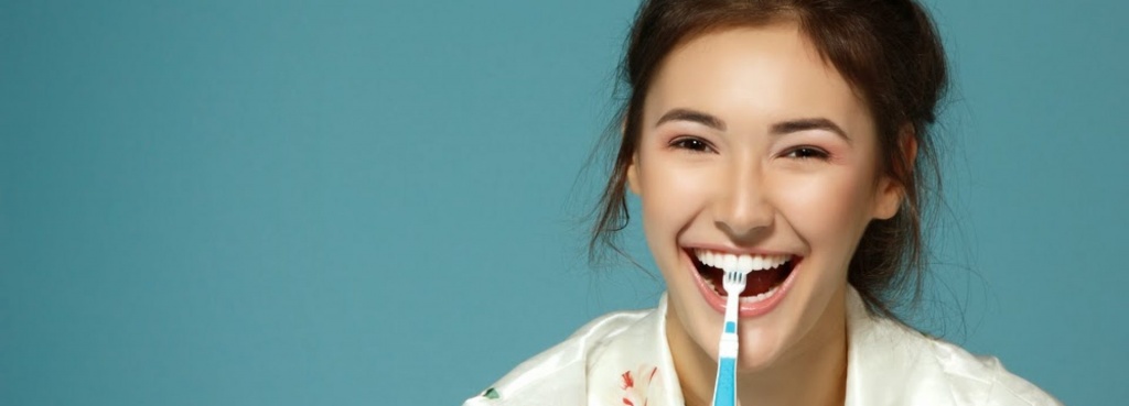 Đánh răng đúng cách giúp bạn ngăn ngừa bệnh ung thư thực quản danh rang dung cach giup ban ngan ngua benh ung thu thuc quan