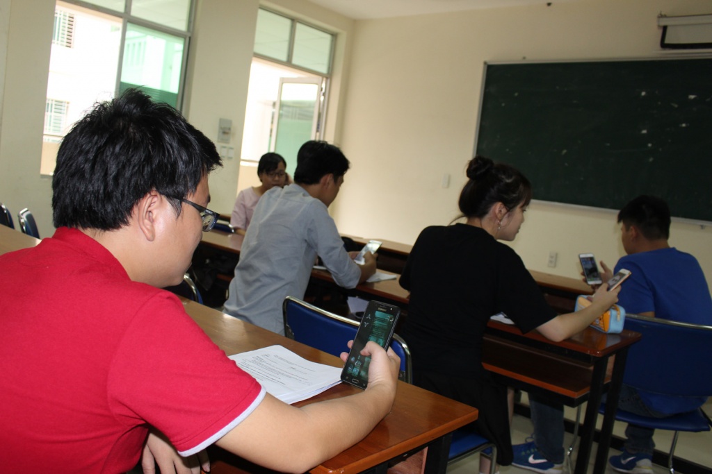 Phụ thuộc vào smartphone: Bạn cô đơn và có nguy cơ mắc nhiều bệnh phu thuoc vao smartphone ban co don va co nguy co mac nhieu benh