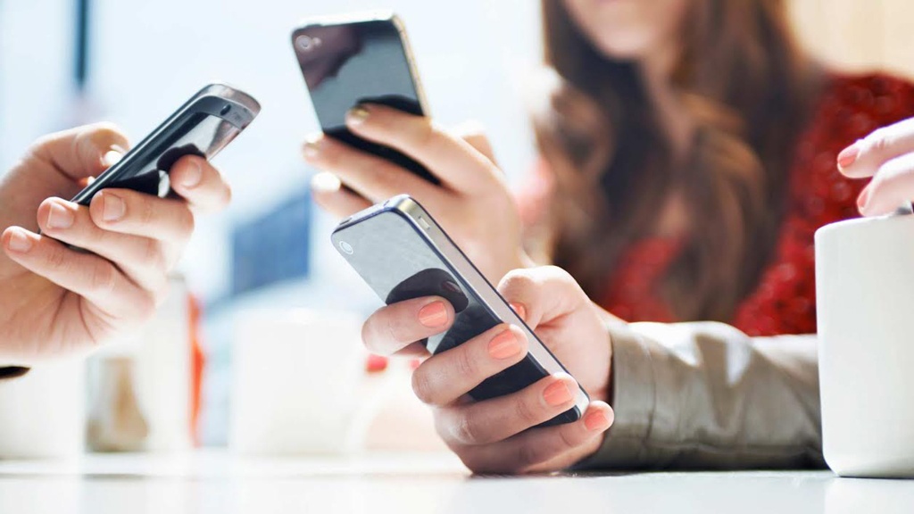 Phụ thuộc vào smartphone: Bạn cô đơn và có nguy cơ mắc nhiều bệnh phu thuoc vao smartphone ban co don va co nguy co mac nhieu benh