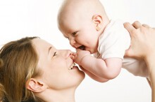 Não bộ trẻ có thể bị tổn thương nghiêm trọng chỉ với 5 giây rung lắc