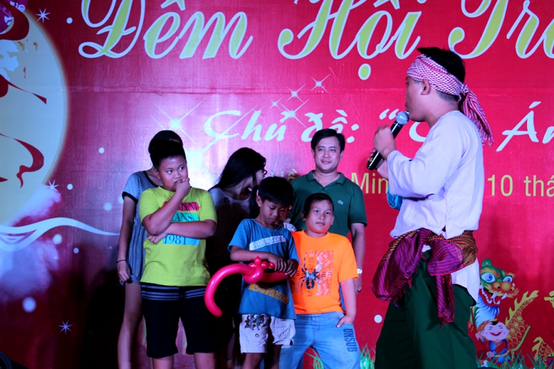 dua con ve voi trung thu truyen thong