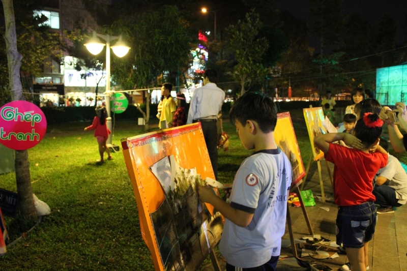 tre em thanh pho tung bung don trung thu