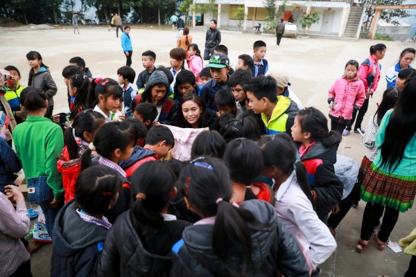 bi anti fan to mua giai mau thuy thang than dap tra chi mua het giai phu roi nha