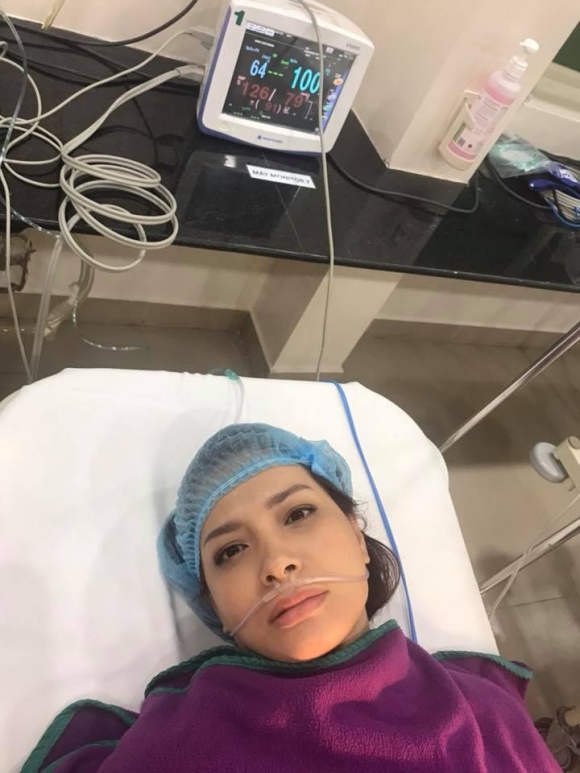 dong dao nghe si viet dong vien thuy hanh sau ca phau thuat cat tu cung
