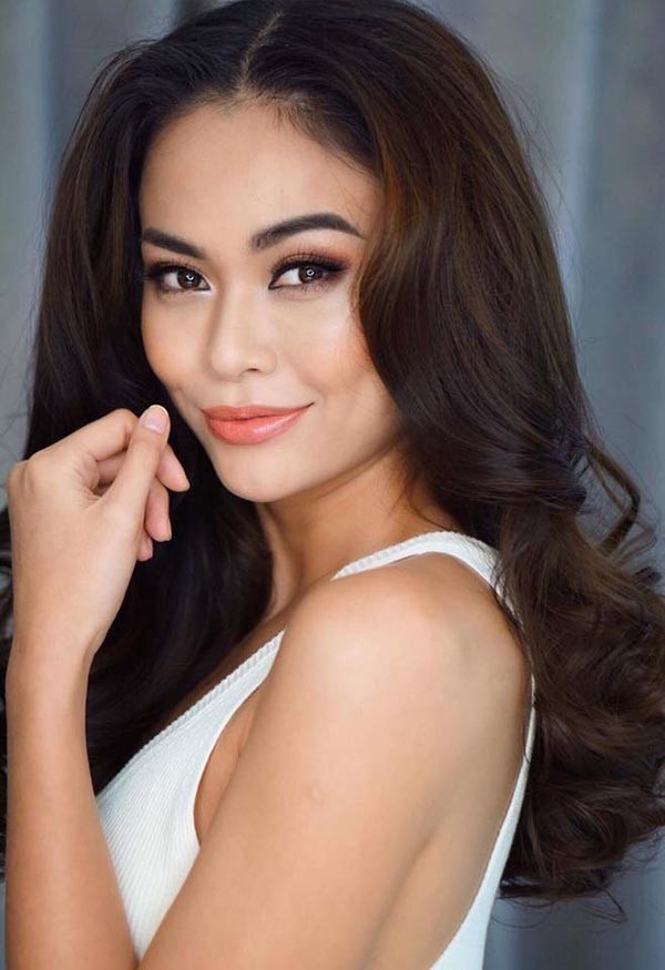 tin moi nhat mau thuy khoa facebook hoang thuy thang giai guong mat dep nhat